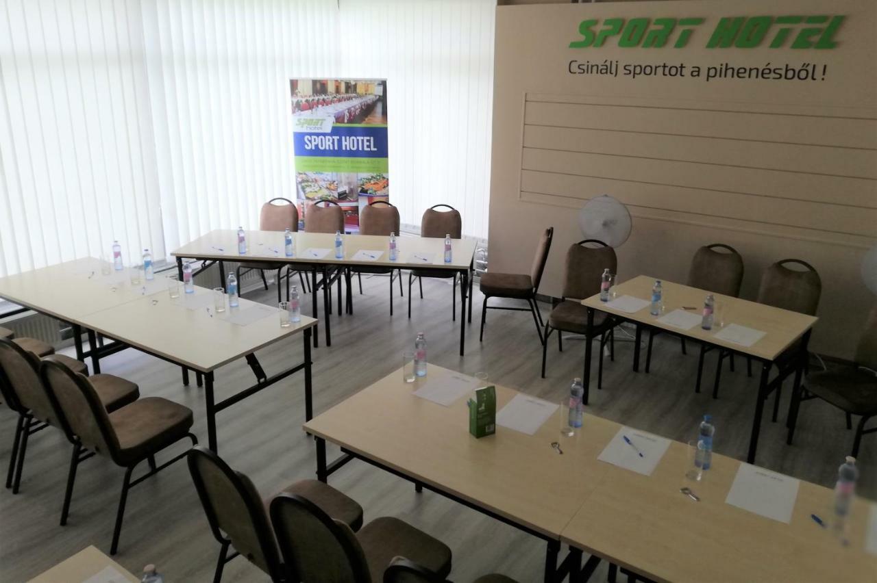 Sport Hotel Tatabanya Exterior photo